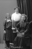 Filnamn=Stahre - 5402.jpg
Filstorlek=22KiB
Dimensioner=297x450
Uppladdade datum=Sep 15, 2006 Stahre - 5402.jpg