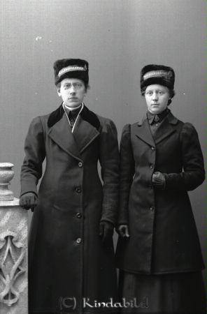 Elise Forsell Frälsningsarmén
godj
Elise Forsell Frälsningsarmén
Grupporträtt med två kvinnor i frälsningsarméns uniform
Nyckelord: Elise Forsell