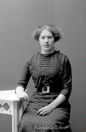 Edith Dahlgren Jonsbo Horn
godj
Edith Dahlgren Jonsbo Horn

raja
Edit Lovisa Dalgren född 1891 i Horn, dotter till brukaren Anders Johan Arvid Dalgren född 1862 i Horn och Maria Lovisa Hansson född 1861 i Horn
Källa: Kyrkoarkiv Horn 
Källa: Gerd Pettersson 

Nyckelord: Dahlgren Jonsbo
