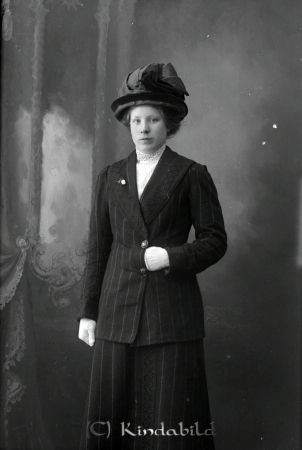 Helga Johansson Kufvehult Horn
godj
Helga Johansson Kufvehult Horn
Nyckelord: Johansson Kufvehult