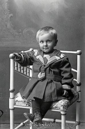 Selma Ståt Stjernevik
godj
Selma Ståt Stjernevik

raja
Gustaf Holger Ståt född 1910 i Oppeby, son till mejerinnan Selma Natalia Ståt född 1881 i Friel Skarborgs län.
Källa: Folkräkning 1910 
Källa: Gerd Pettersson 
 

Nyckelord: Ståt Stjernevik