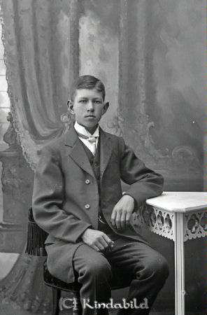 Waldemar Karlberg Grönede
godj
Waldemar Karlberg Grönede
Blev senare under många år arrendator på en gård i Bjärkeryd i Kisa
Nyckelord: Karlberg Grönede