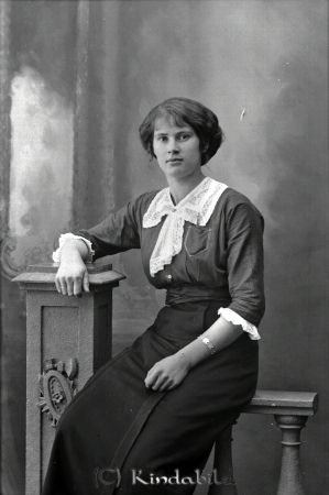 Almida Kastensson Bollkind
godj
Almida Kastensson Bollkind

raja
Alida Kastensson från Eriksholm Bollkind född 1890.
Källa: SVAR 
Källa: Gerd Pettersson

Nyckelord: Kastensson Bollkind