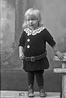 Filnamn=Stahre - 5985a.jpg
Filstorlek=20KiB
Dimensioner=302x450
Uppladdade datum=Sep 15, 2006 Stahre - 5985a.jpg