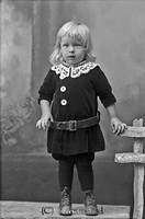 Filnamn=Stahre - 5985b.jpg
Filstorlek=22KiB
Dimensioner=296x450
Uppladdade datum=Sep 15, 2006 Stahre - 5985b.jpg