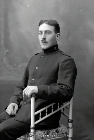 Albin Karlsson Råstorp
godj
Albin Karlsson Råstorp
Frälsningsarmens uniform
Nyckelord: Karlsson Råstorp