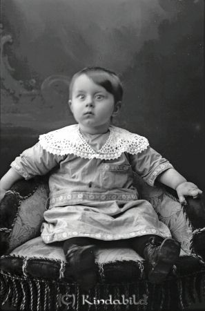 Elsa Johansson Björksfall  V Eneby
godj
Elsa Johansson Björksfall  V Eneby

raja
Elsa född 1913 dotter till torpare Nils Jakob Fransson och Helena Matilda Gustafsson.
Källa: SVAR Kyrkoarkiv Västra Eneby 
Källa: Gerd Pettersson 

Nyckelord: Johansson Björksfall