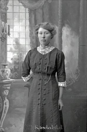 Signe Johansson Ekeknoga Tidersrum
godj
Signe Johansson Ekeknoga Tidersrum

raja
Signe Johansson född 1889, dotter till Johan Leonard Karlsson Ekeknoga. Signe gift Gustavsson och bodde i Österbymo. Avled 1981. 
Källa: Gerd Pettersson 

Nyckelord: Johansson Ekeknoga