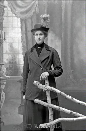 Elin Samuelsson Bastviken Ulrika  Nederberg Mantorp
godj
Elin Samuelsson Bastviken Kottebo Ulrika  Nederberg Mantorp
gepe
Föräldrarna var torparen i Bastviken Kottebo Samuel Fredrik Andersson och Matilda Kristina Karlsdotter

Uppgifter från Familjer och gårdar i Ulrika "Ulrikaboken"
Nyckelord: Samuelsson Bastviken