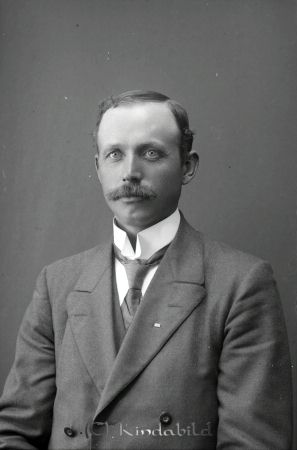 Emil Davidsson Sundsholm S. Vi
godj
Emil Davidsson Sundsholm S. Vi
Nyckelord: Davidsson Sundsholm