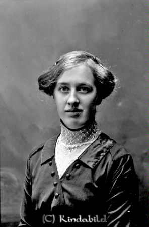 Astrid Clasén ?rneström
godj
Astrid Clasén ?rneström
Hustru till mjölnaren C A Clasén
Nyckelord: Clasén ?rneström