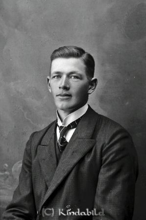 Hugo Andersson Kjettestorp
godj
Hugo Andersson Kjettestorp

raja
Född 10 mars 1889, Kjettestorp
Död 4 juni 1977, Killingevid 
Källa: Ingrid Samefors

Nyckelord: Andersson Kjettestorp
