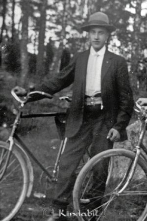 Man med cykel
godj
Man med cykel
Nyckelord: Man med cykel