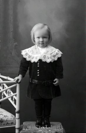 Evald Karlsson Kisa
godj
Evald Karlsson Kisa
Nyckelord: Evald Karlsson
