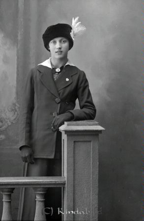 Sigrid Olsson Verfveln
godj
Sigrid Olsson Verfveln

raja
Sigrid Olsson född 1901, dotter till banvakten August Sigfrid Olsson
Källa: Kyrkoarkiv Tidersrum 
Källa: Gerd Pettersson

Nyckelord: Sigrid Olsson