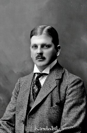 Rupert Egertz Wildes järnaffär Skenninge
godj
Rupert Egertz Wildes järnaffär Skenninge
Nyckelord: Rupert Egertz