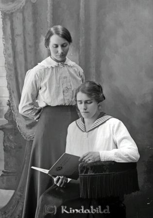 Ester Andersson Kisa
godj
Ester Andersson Kisa
Grupporträtt med två kvinnor
Nyckelord: Andersson Kisa