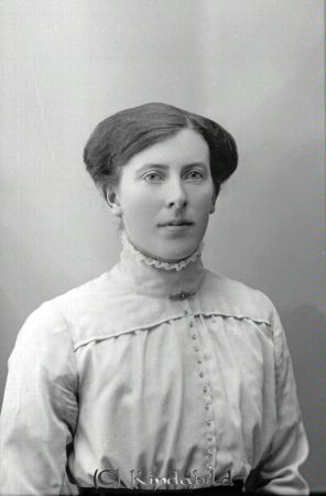 Elsa Sjöling Torp Slätmon
godj
Elsa Sjöling Torp Slätmon
Schörling

raja
Elsa Schörling. 
Källa: Gerd Pettersson

raja
Elsa Schörling, född 1894 , dotter till Johan Alfred och Hilma Schörling.
Källa: Sv gods och gårdar. 
Källa: Gerd Pettersson


Nyckelord: Sjöling Torp