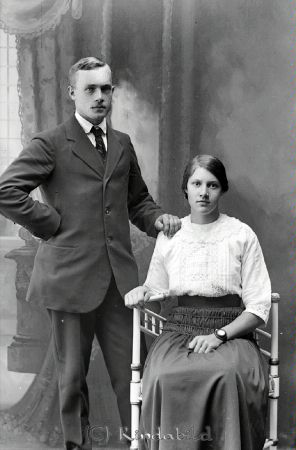 Isabella Holstensson Kårtorp Slätmon
godj
Isabella Holstensson Kårtorp Slätmon
Grupporträtt med en man och en kvinna
Nyckelord: Holstensson Kårtorp