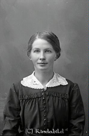 Elin Lager Kopperarp Tidersrum
godj
Elin Lager Kopperarp Tidersrum

raja
Elin Maria Lager född 1898 i Kisa dotter till livgrenadjär Anders Oskar Lager född 1868 i Ulrika och Maria Lovia Karlsson född 1873 i Västra Eneby.
Källa: SVAR Folkräkning 1910 
Källa: Gerd Pettersson 

Nyckelord: Lager Kopperarp