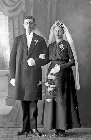 Konr  Pettersson Kölefors
godj
Konr  Pettersson Kölefors
Porträtt med brudpar

raja
Min mormor Karin och morfar Konrad 
Källa: rego
Nyckelord: Pettersson Kölefors