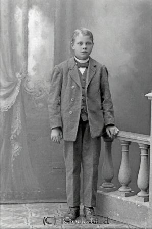 August Andersson Gölkullen Dansbo
godj
August Andersson Gölkullen Dansbo
Nyckelord: Andersson Gölkullen