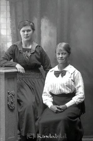 Edith Aspling Prästgården  V Eneby
godj
Edith Aspling Prästgården  V Eneby
Grupporträtt med två kvinnor
Nyckelord: Aspling Prästgården