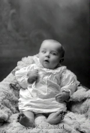 Aug Larsson Ennesbotorp Verveln
godj
August Larsson Ennesbotorp Verveln

raja
På bilden Karl-Erik Svensson född 13 mars 1918 
Källa: KisaPelle
Nyckelord: Larsson Ennesbotorp