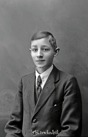Folke Dahlberg Kisa
godj
Folke Dahlberg Kisa

raja
Folke Dahlberg född 1902 i Västra Eneby, son till komminister Dahlberg. De bodde i Rangkulla. Folke dog 1921 i Kisa.
Källa: Sv dödbok 
Källa: Gerd Pettersson

Nyckelord: Folke Dahlberg