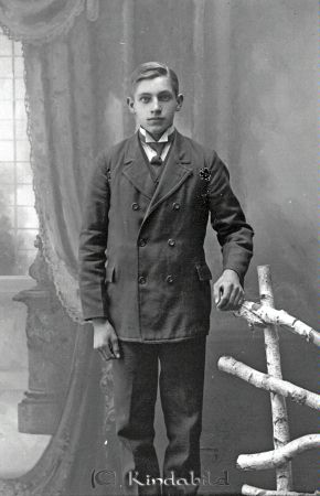 Oskar Gustafsson  Säfsjömåla  Ulrika
godj
Oskar Gustafsson  Säfsjömåla  Ulrika

gepe
Fadern var arrendator i Sävsjömåla Norrgård 1910-1951.
Nyckelord: Gustafsson Säfsjömåla