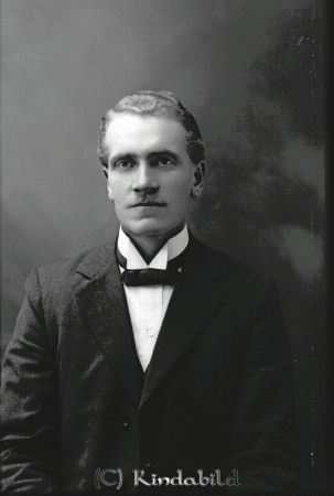Edv. Dahlgren  Jonsbo  Horn
godj
Edv. Dahlgren  Jonsbo  Horn

raja
Anders Viktor Edvard Dahlgren född 5 juni 1886
avled 30 november 1972.
Källa: Sune Holgersson (Arne Dahlgren, Åtvidaberg) 
Nyckelord: Dahlgren Jonsbo