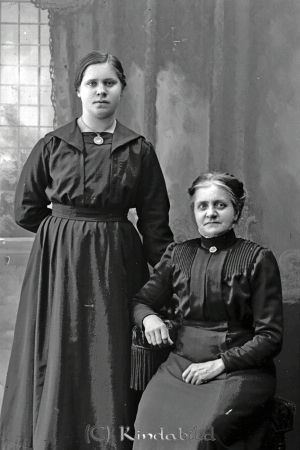 Hilda Andersson Rosendal
godj
Hilda Andersson Rosendal
Grupporträtt med två kvinnor
Nyckelord: Andersson Rosendal