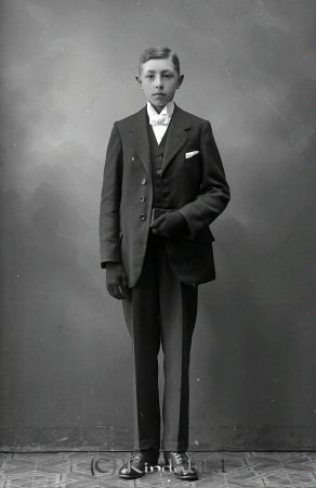 Gillis Eriksson  Kisa
godj
Gillis Eriksson  Kisa

raja
Gustaf Gillis Eriksson född 1905 i Kisa son till skomakare Gustaf Viktor Eriksson och Anna Sofia Pihl.
Källa: Kyrkoarkiv Kisa 
Källa: Gerd Pettersson 

Nyckelord: Gillis Eriksson