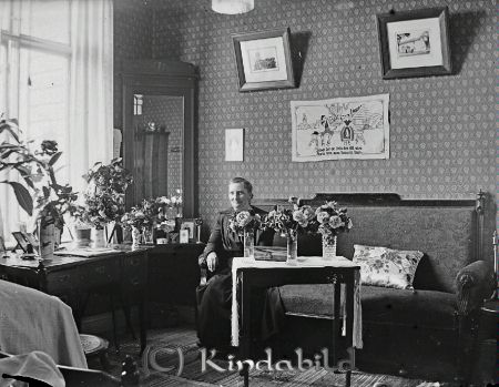 Ester Pettersson  Eriksborg
godj
Ester Pettersson  Eriksborg
Porträtt-kvinna Interiör
Nyckelord: Pettersson Eriksborg