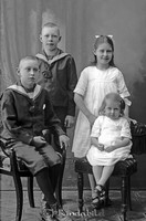 Filnamn=Stahre - 9928.jpg
Filstorlek=28KiB
Dimensioner=295x450
Uppladdade datum=Mar 14, 2007 Stahre - 9928.jpg
