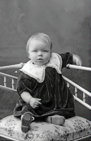 Gunnar Andersson  Hemgården  Kisa
godj
Gunnar Andersson  Hemgården  Kisa
Nyckelord: Andersson Hemgården