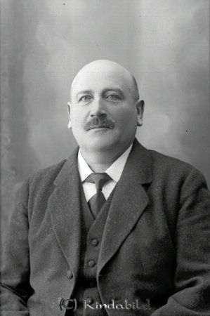 C A Andersson  Kisa
godj
C A Andersson  Kisa

raja
Karl Anders Andersson född 1871 i Kisa.
1940 bodde han i Vaxholm och hade antagit namnet Sandell
Källa: Folkräkning 1860-1947 
Källa: Gerd Pettersson

Nyckelord: C A Andersson