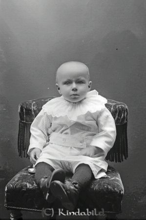 Axel Jakobsson  Hökhult  Horn
godj
Axel Jakobsson  Hökhult  Horn

raja
Barn till Axel Jakobsson, Hökhult, Horn. (Astrid, Göta?) Uno. 
Källa: Tommy Karlsson
Nyckelord: Jakobsson Hökhult