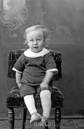 C G Åstrand  Svärdsvik  Malexander
godj
C G Åstrand  Svärdsvik  Malexander

raja
Bernt Seved Karl Åstrand född 1919 i Svärdsvik Malexander, 
son till Karl Gustaf Åstrand (1867-1940) Malexander och
Elin Charlotta Svensson född 1883 i Kisa.
Bernt Åstrand dog 2009 i Oskarshamn. 
Källa : Kyrkoarkiv Malexander och Svensk dödbok 
Källa: Gerd Pettersson


Nyckelord: Åstrand Svärdsvik