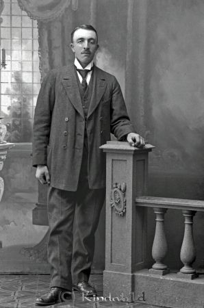 Anders Hansson Rödingsnäs
godj
Anders Hansson Rödingsnäs

raja
Karl Anders född 1893 i Kisa, son till Anders Viktor Hansson Rödningsnäs. 
Källa: Gerd Pettersson
Nyckelord: Hansson Rödingsnäs