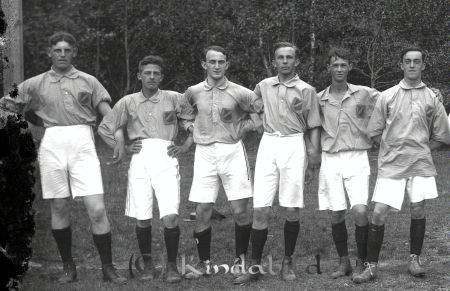 BK Fram Kisa
gepe
Fotbollslag i Kisa 1910-tal

Andra frn vnster r Assar Peterzn
Nyckelord: Fotbollslag Kisa