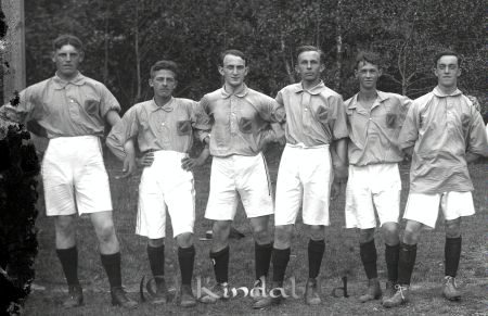 BK Fram Kisa
gepe
Fotbollslag i Kisa 1910-tal

Andra fr�n v�nster �r Assar Peterz�n
Nyckelord: Fotbollslag Kisa