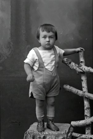 Alskog  Adlerskog
godj
Alskog  Adlerskog

raja
Sven Alskog Revisor född 1919, död 1994. Syskon: Magnus, Björn och Gudrun Alskog. Barn: Ann-Marie, Niklas och Anders Alskog. 
Källa: amals
Nyckelord: Alskog Adlerskog