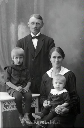 Erik Lindgren Gräverum
Nyckelord: Erik Lindgren Gräverum