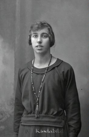Agda  Nysten  Farsbo
godj
Agda  Nysten  Farsbo

raja
Agda Elisabet Andersson född Nysten 1905-1978.
Gift 1934 med Kurt Andersson, Farsbo. 
Källa: Gerd Pettersson

Nyckelord: Nysten Farsbo