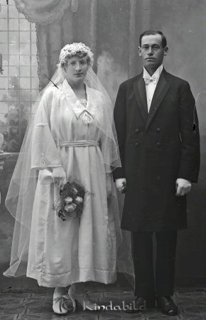 Ivar Samuelsson  Boxhult  Kisa
godj
Ivar Samuelsson  Boxhult  Kisa
Brudpar
gepe
Oskar Ivar Samuelsson född 1891 jordbruksarbetare från Lilla Greverum och Anna Helena Jakobsson född 1898, hemmansägaredotter från Boxhult. Vigsel 30 juni 1922.
Källa: Vigselbok Kisa
Nyckelord: Samuelsson Boxhult