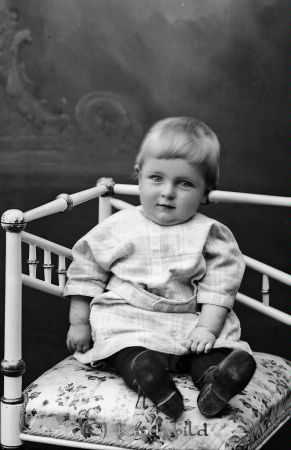 Gunnar Gustafsson  Jonsbo  Horn
godj
Gunnar Gustafsson  Jonsbo  Horn

raja
Runar Gustafsson, Jonsbo Horn född 1923 avled 2003.
Brukade tillsammans med brodern Evert fädernegården i Jonsbo
Källa: Sune Holgersson (Evert Gustafsson, Jonsbo Horn) 

Nyckelord: Gustafsson Jonsbo