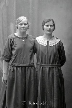 Ingeborg Andersson  Viksholm  Hägerstad
godj
Ingeborg Andersson  Viksholm  Hägerstad
Grupporträtt med två kvinnor
Nyckelord: Andersson Viksholm