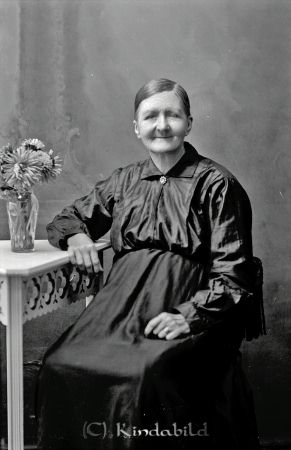 Hanna Andersson  Haga  Verveln
godj
Hanna Andersson  Haga  Verveln

raja
Hanna Maria Elisabet född Sundberg
Gift med: Sven Axel Didrik Andersson 
Källa: ILFA
Nyckelord: Andersson Haga