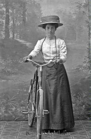 Helga Andersson Hultna  Norra Vi
godj
Helga Andersson Hultna  Norra Vi
Cykel
Nyckelord: Andersson Hultna